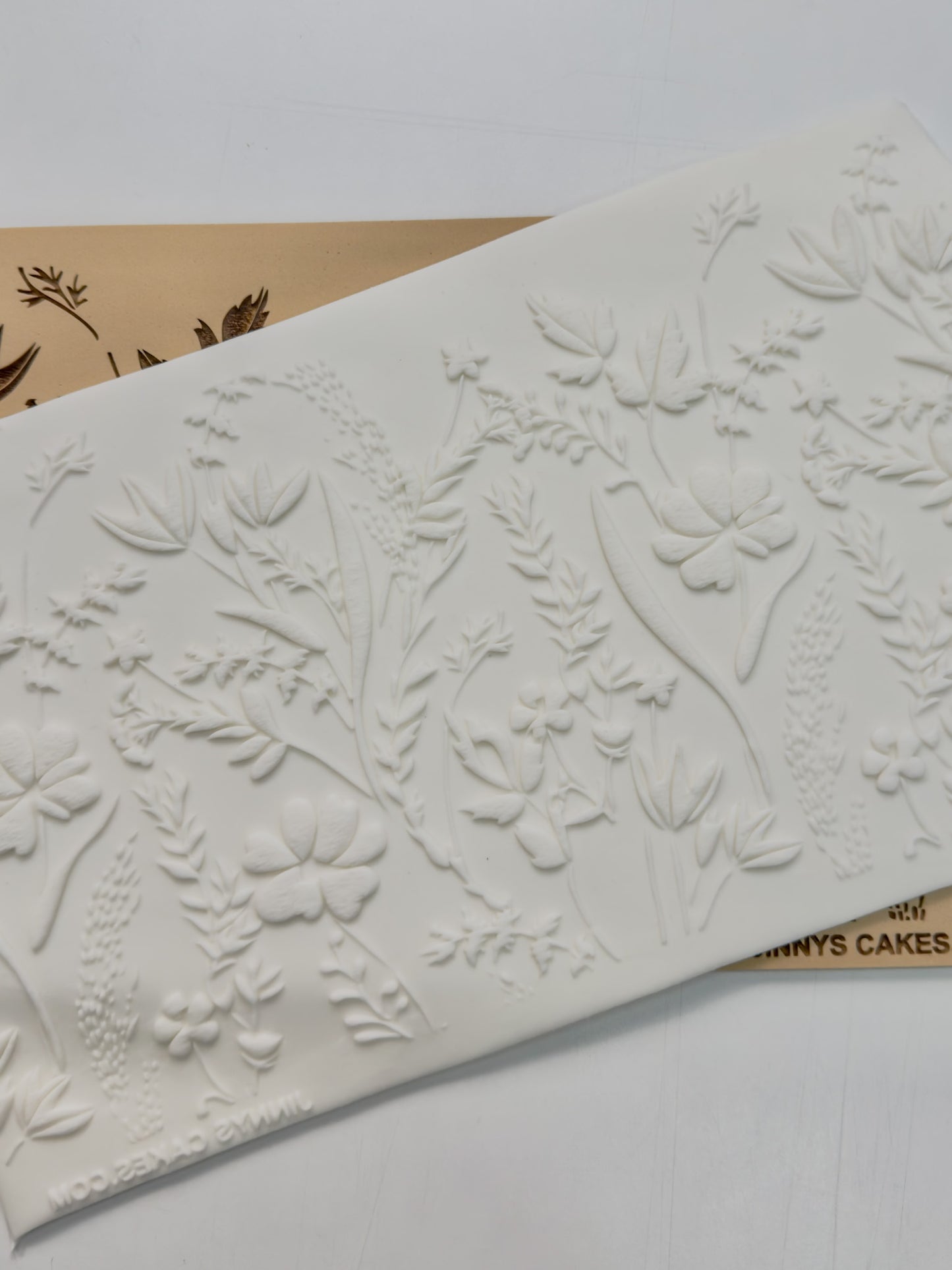 Wild Botanical Meadow Embossing Mat