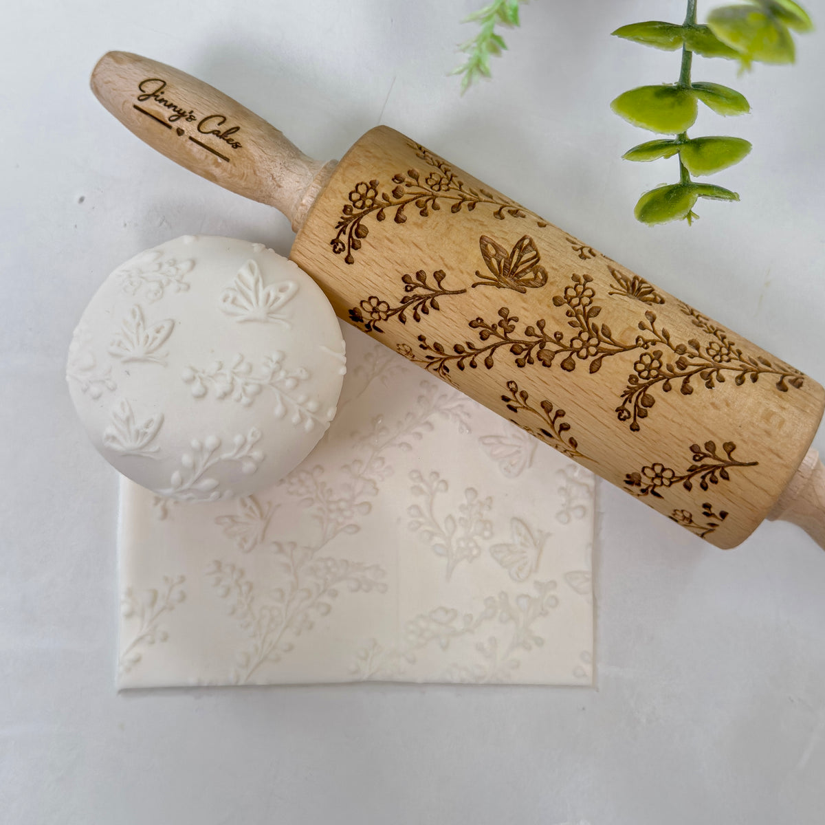 The Briar – Trailing Floral Roller Small