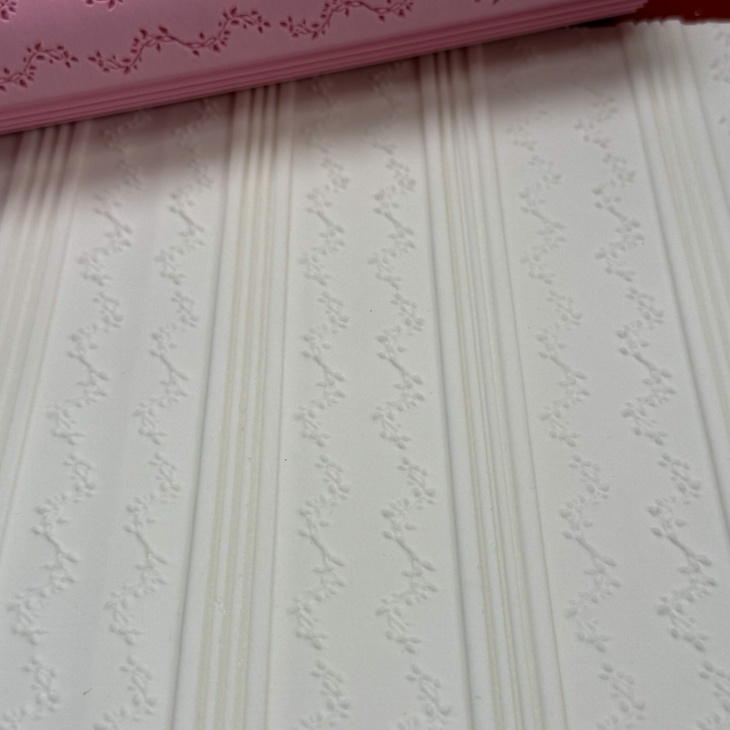 The Ivy Textured Roller