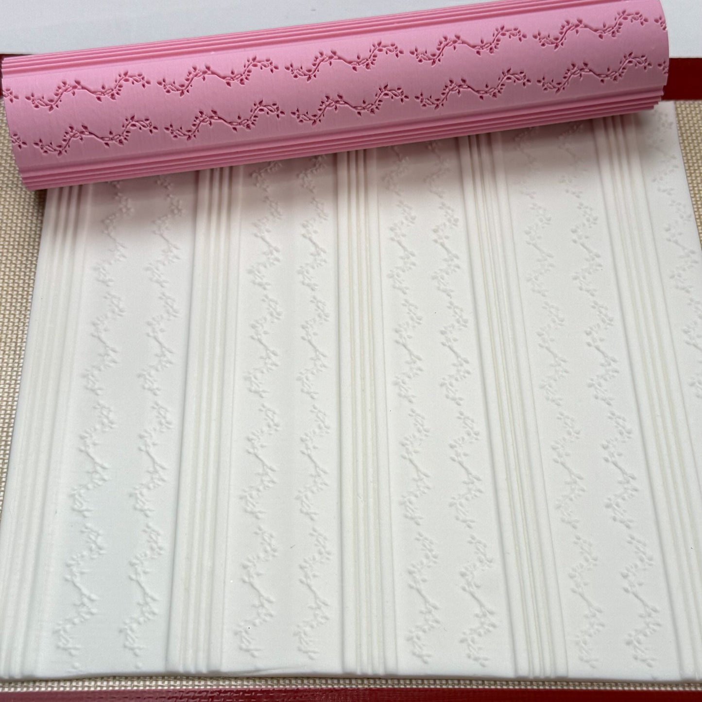 The Ivy Textured Roller