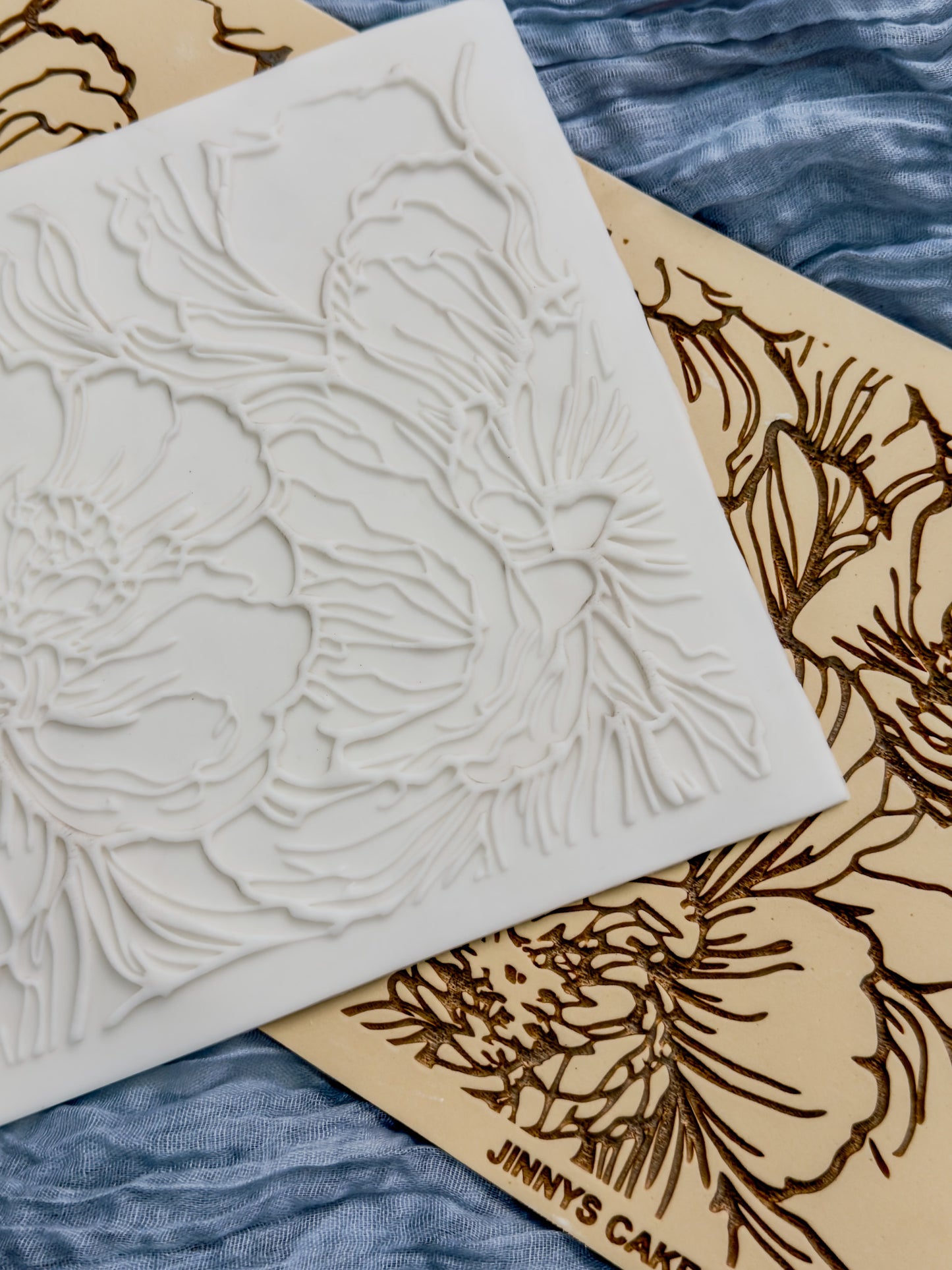 Statement Bloom Floral Embossing Mat