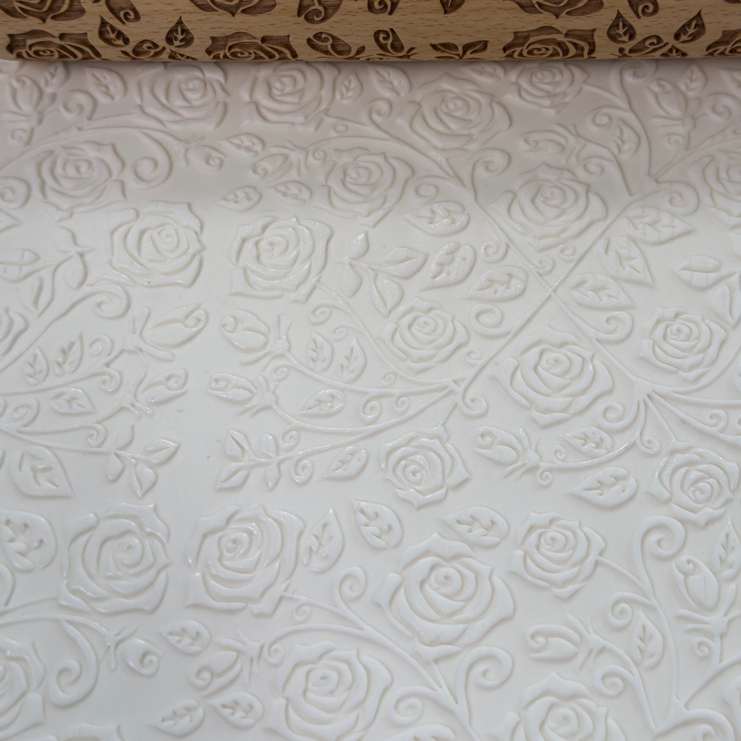 The Eden – Rose Floral Roller Small