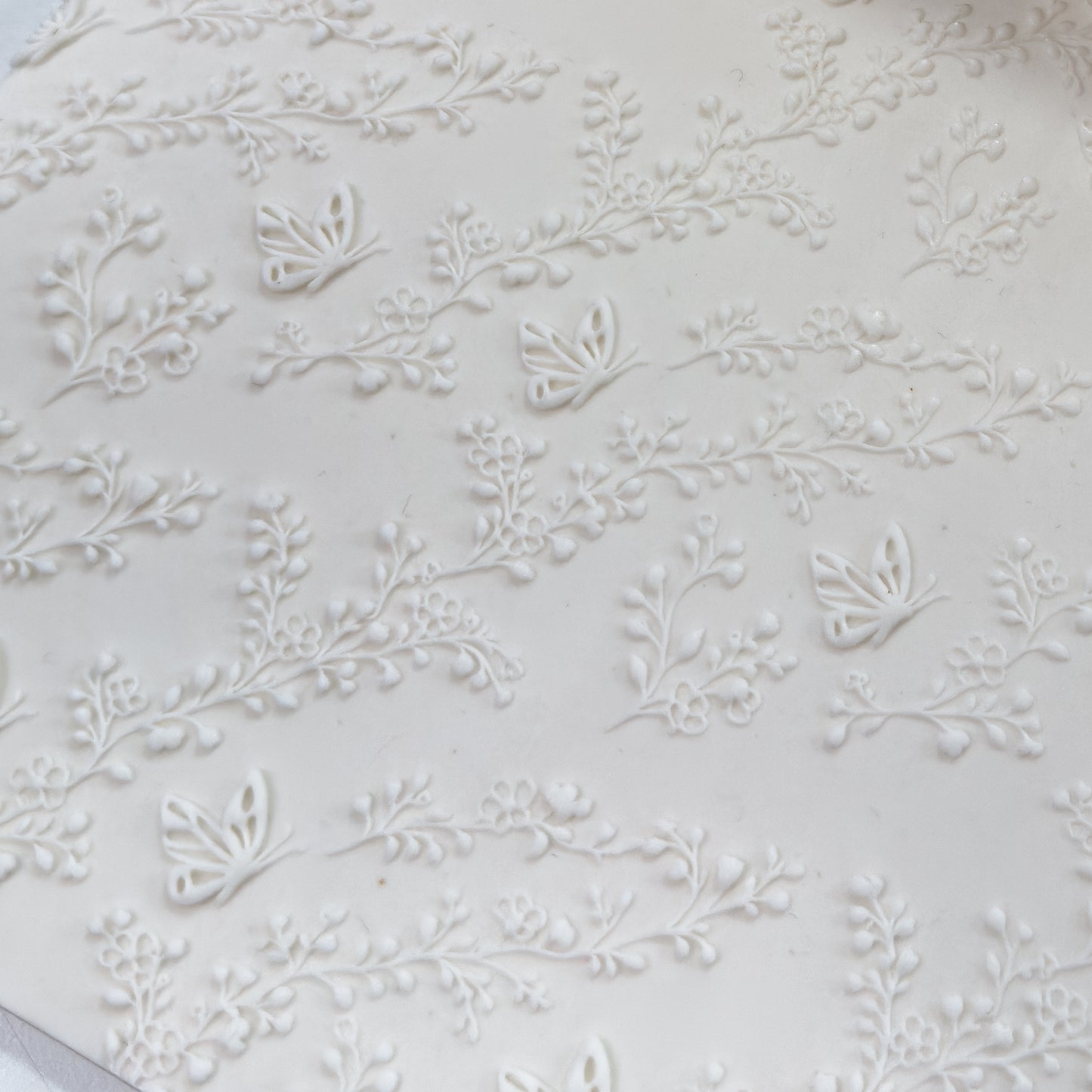 The Briar – Trailing Floral Roller